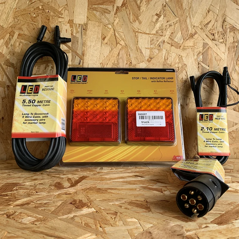 Luci per rimorchio quadrate a LED Autolamps / Kit Plug & Play