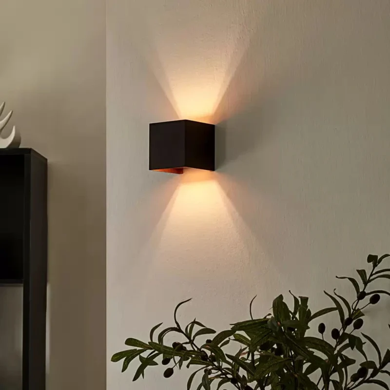 Adjustable Wall Light