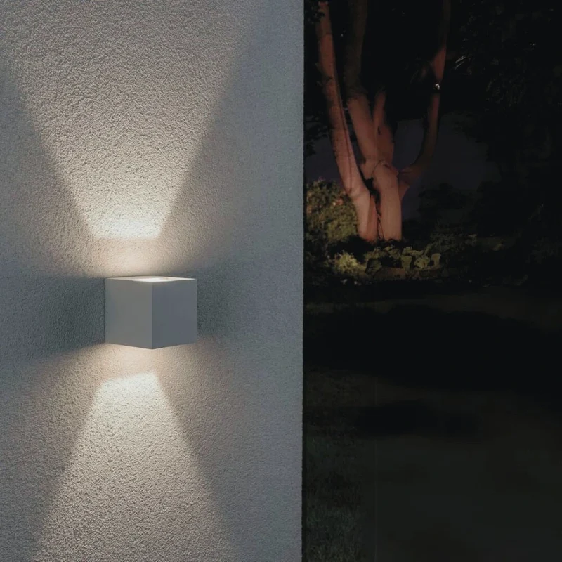 Adjustable Wall Light