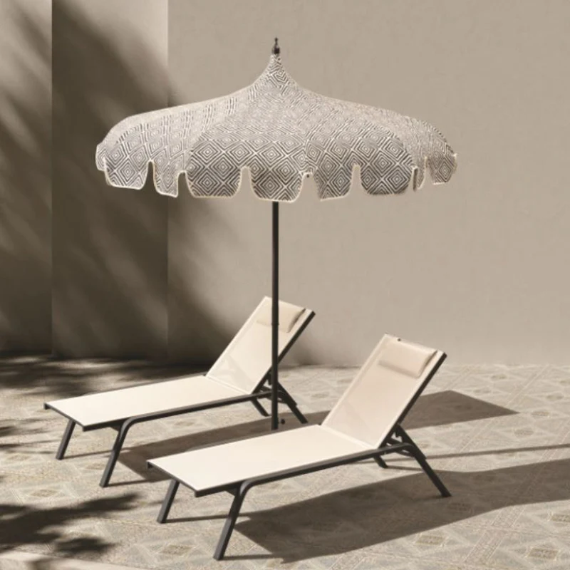 Casa Padrino Luxus Sonnenschirm im 70er Jahre Stil Schwarz / Weiß / Beige Ø 220 x H. 240 cm - Made in Italy