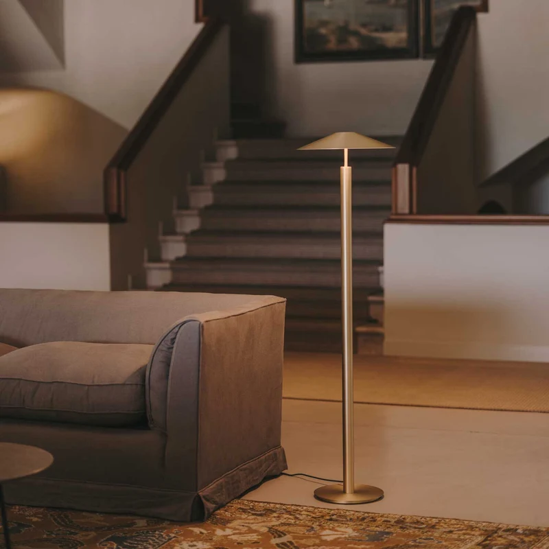 H - Lampadaire LED en acier et acrylique sablé, style minimaliste