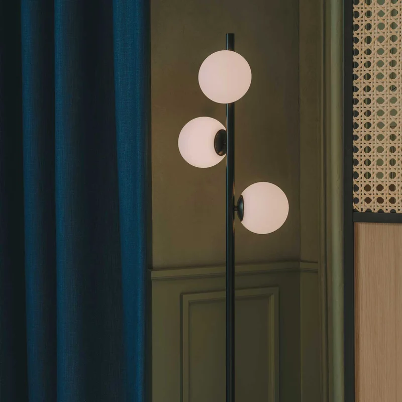 Perlina - Lampadaire LED en acier et verre opalin, style contemporain