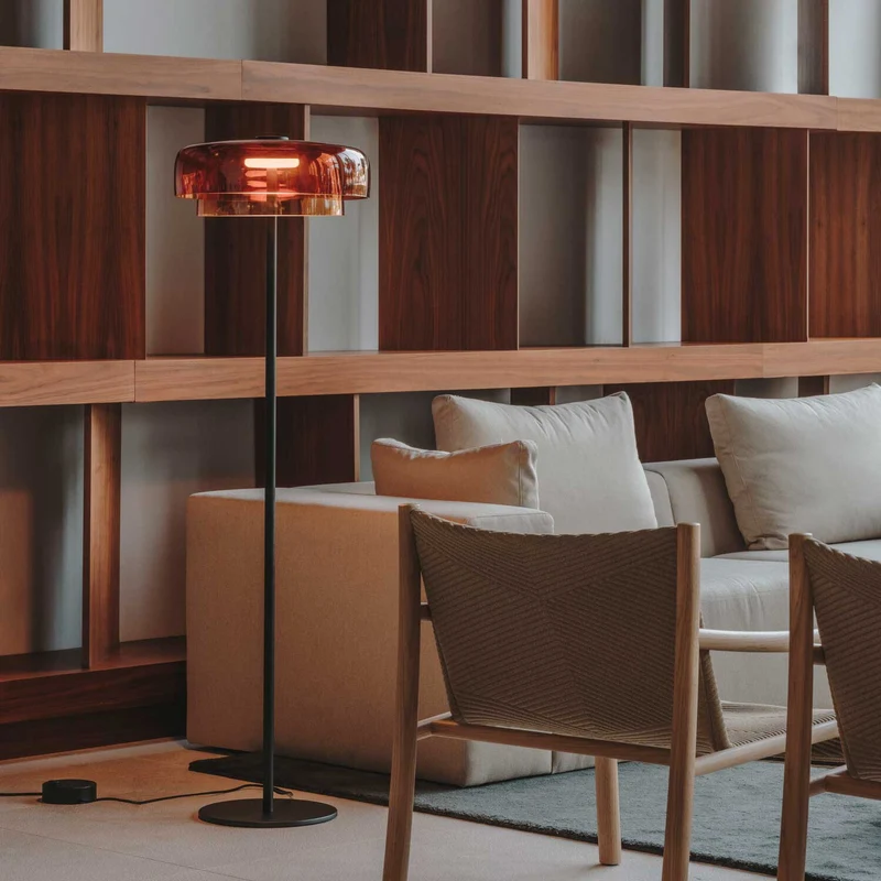 Levels 2 - Lampadaire LED en verre soufflé, style contemporain