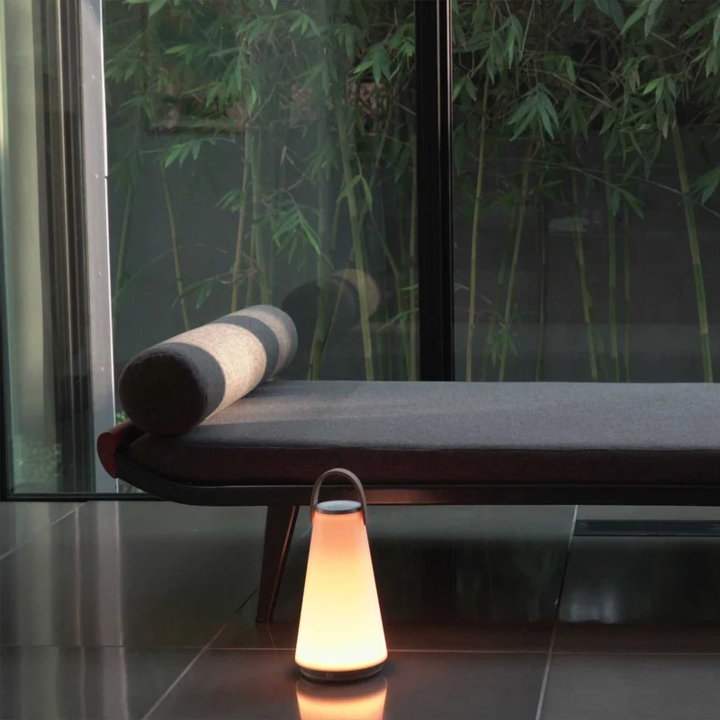 Uma - Lampe à poser sans fil avec enceinte Bluetooth en PMMA, style contemporain