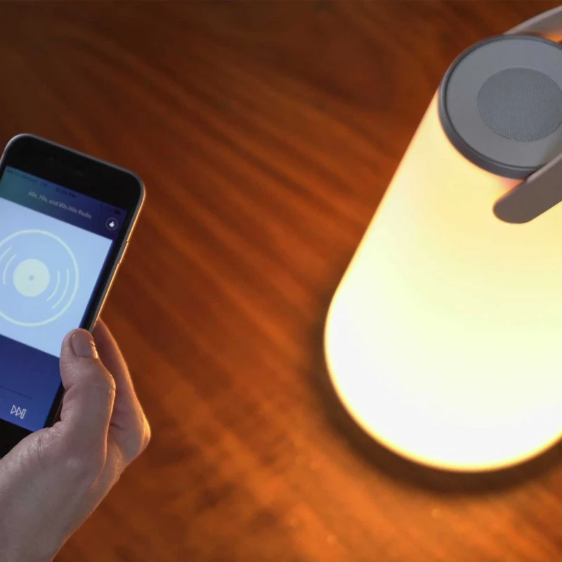 Uma - Lampe à poser sans fil avec enceinte Bluetooth en PMMA, style contemporain