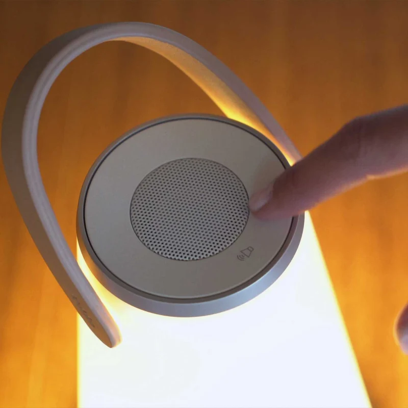 Uma - Lampe à poser sans fil avec enceinte Bluetooth en PMMA, style contemporain