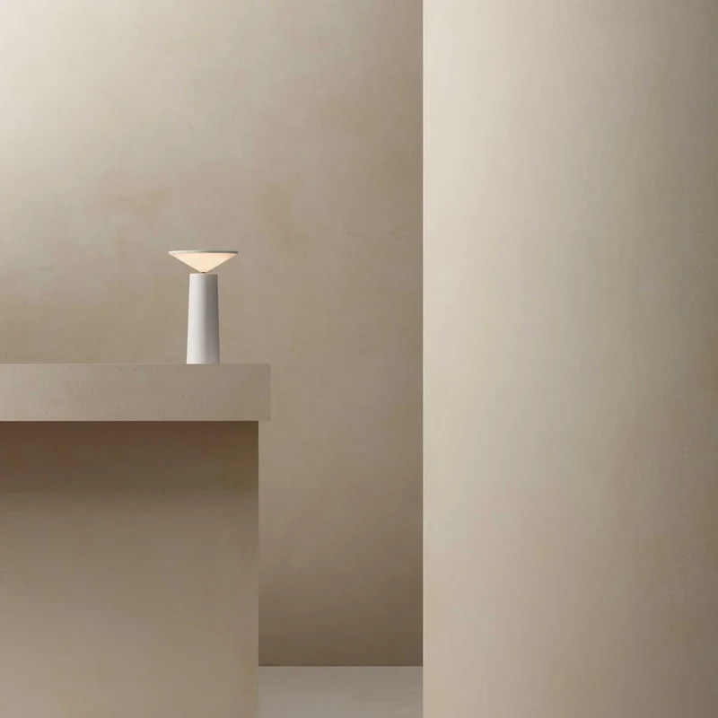 Cocktail - Lampe à poser en aluminium, style minimaliste