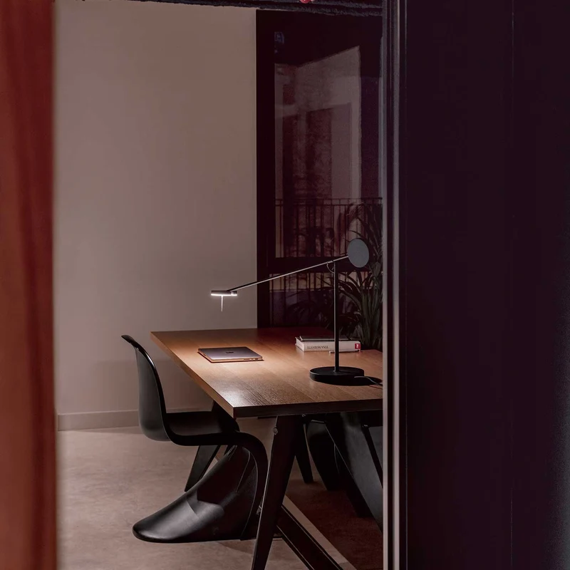 Invisible - Lampe à poser en acier et aluminium, style minimaliste
