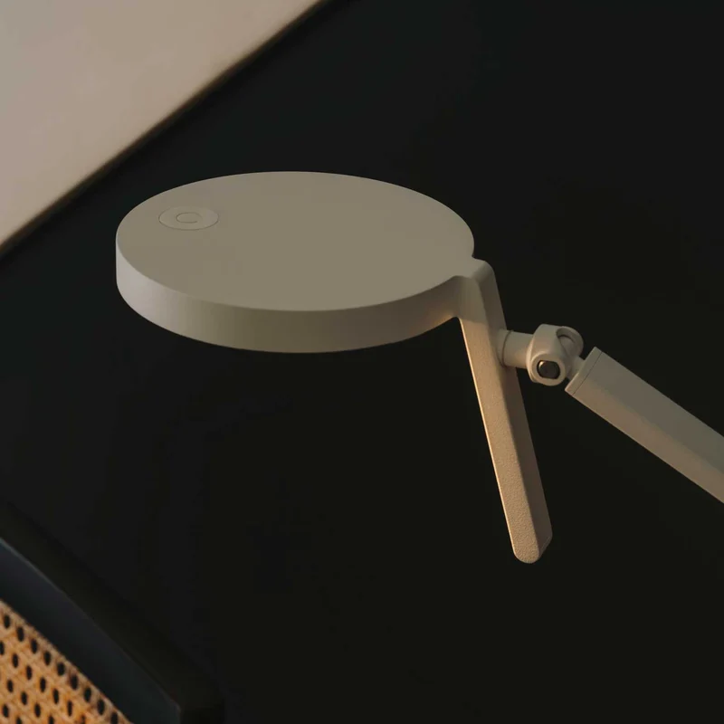 Maca - Lampe à poser en acier, style minimaliste