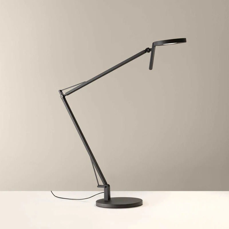 Maca - Lampe à poser en acier, style minimaliste