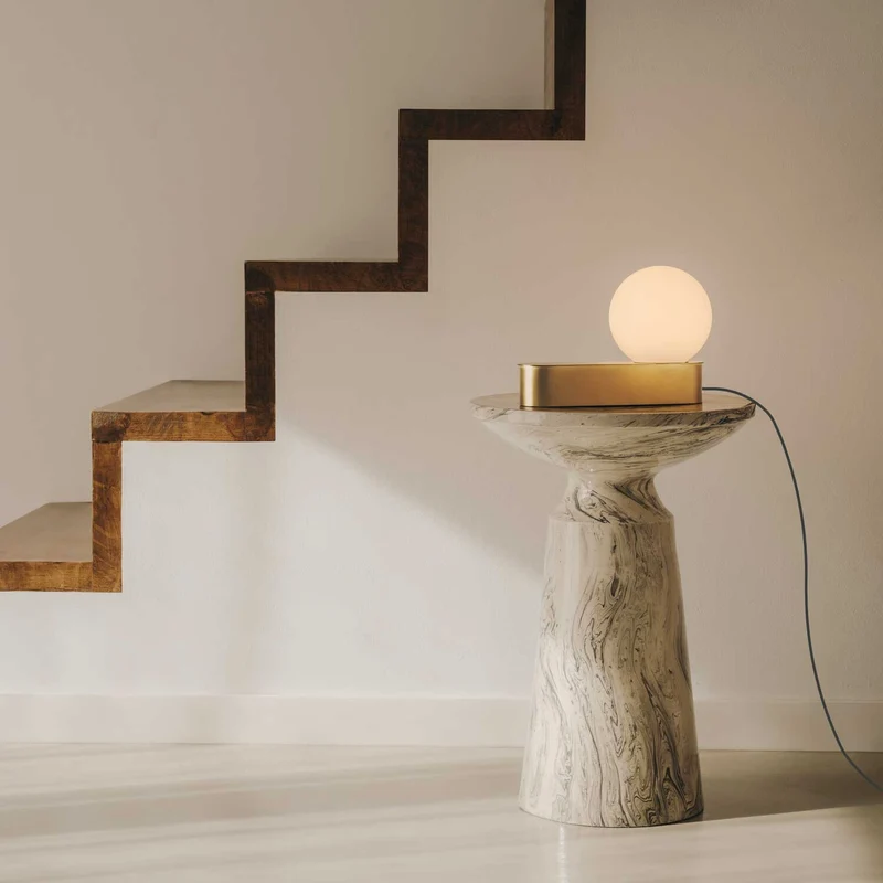 Perlina - Lampe à poser en acier et verre opalin, style contemporain