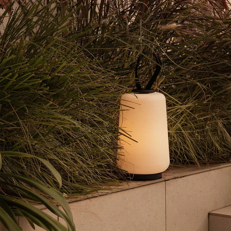Muna - Lampe d’extérieur en textile et polyéthylène, style contemporain