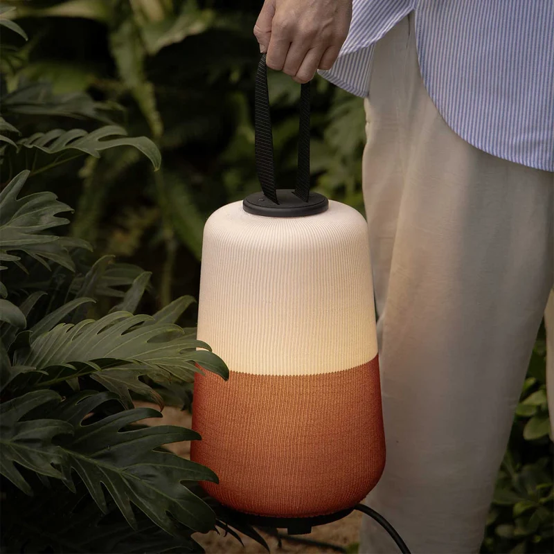 Muna - Lampe d’extérieur en textile et polyéthylène, style contemporain