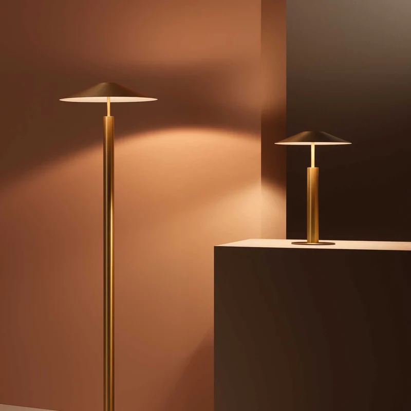 H - Lampe à poser en acier et acrylique sablé, style minimaliste