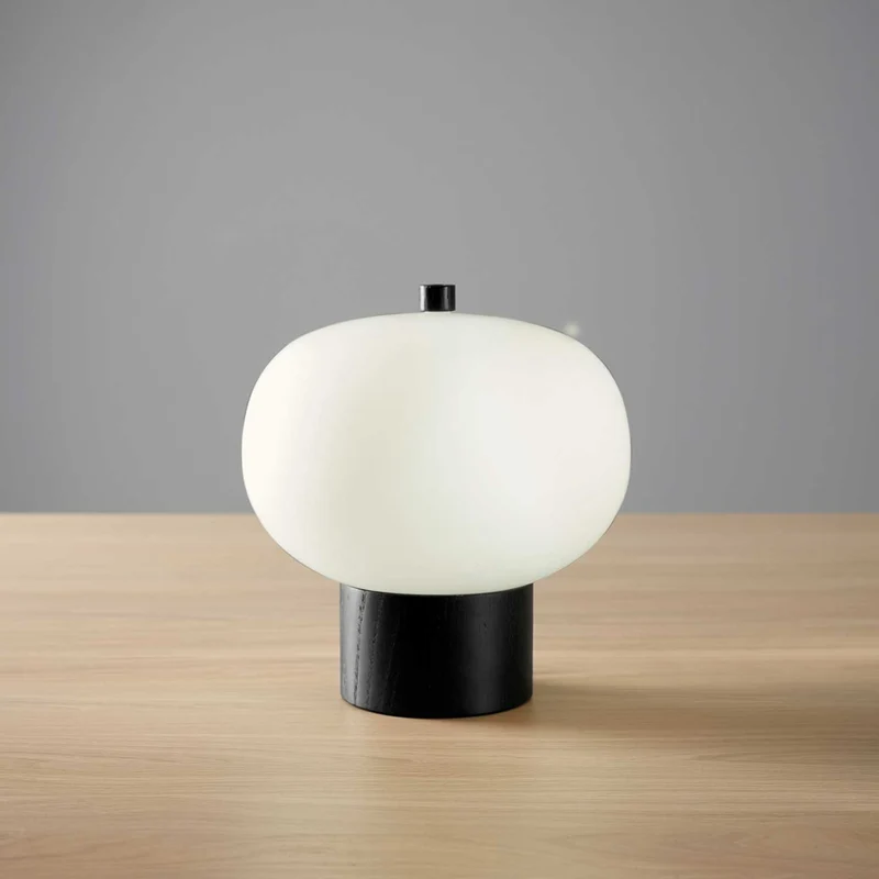 Ilargi - Lampe à poser en verre opalin et bois massif, style scandinave