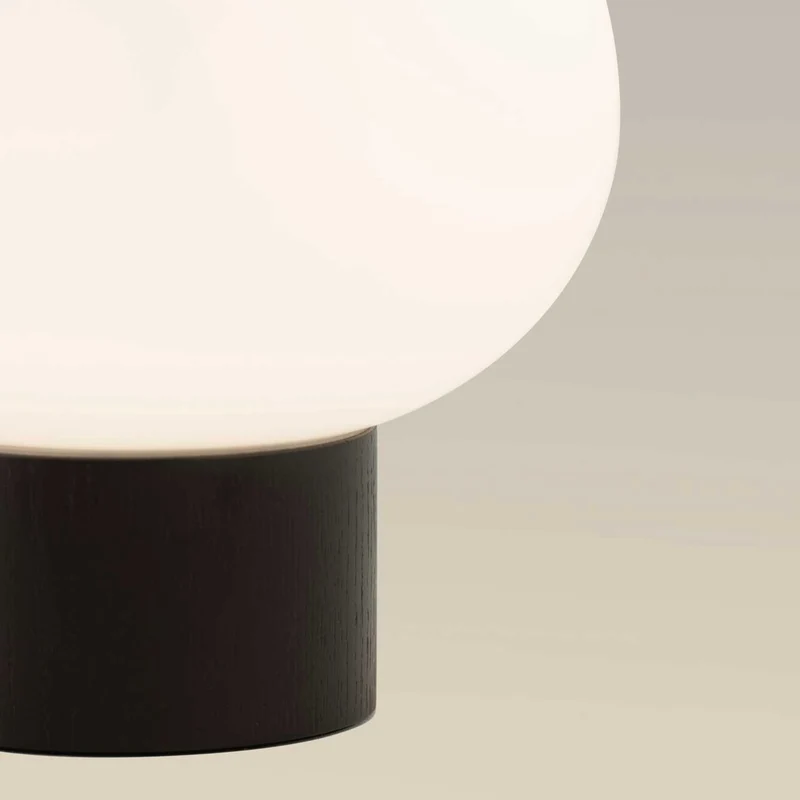 Ilargi - Lampe à poser en verre opalin et bois massif, style scandinave