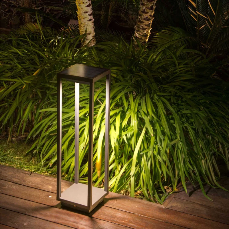 Saura - Piquet LED en acier, style contemporain