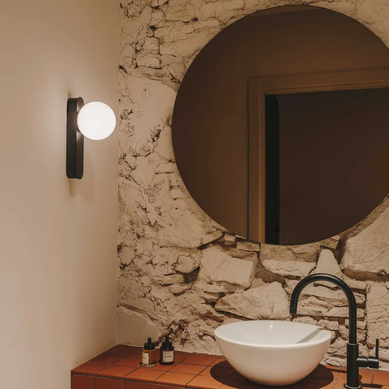 Perlina - Applique murale LED en acier et verre opalin, style contemporain