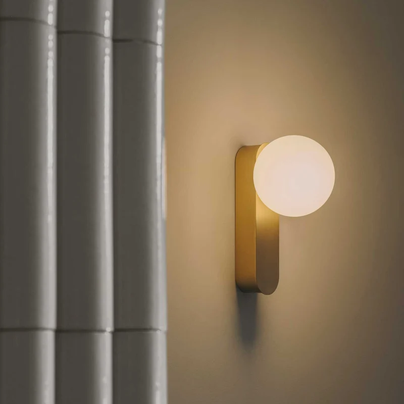 Perlina - Applique murale LED en acier et verre opalin, style contemporain