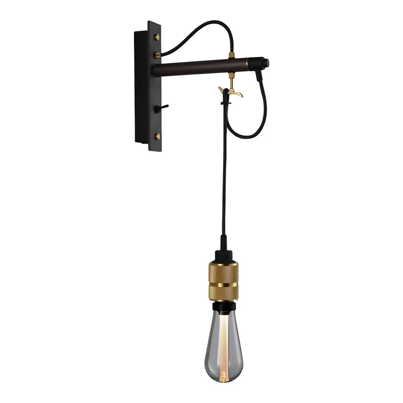 Hooked Wall Nude - Applique murale en acier avec ampoule pendante