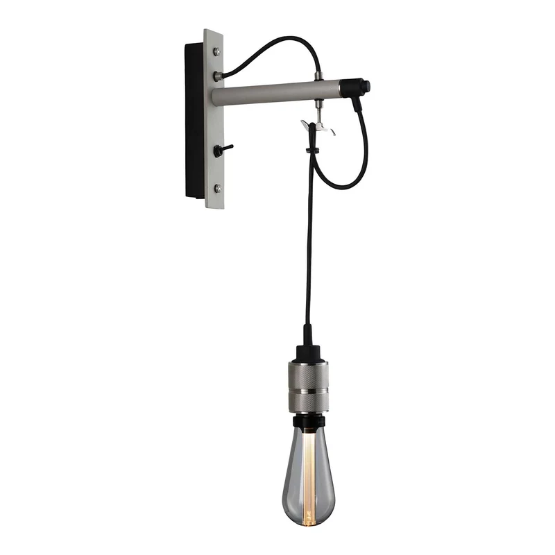 Hooked Wall Nude - Applique murale en acier avec ampoule pendante