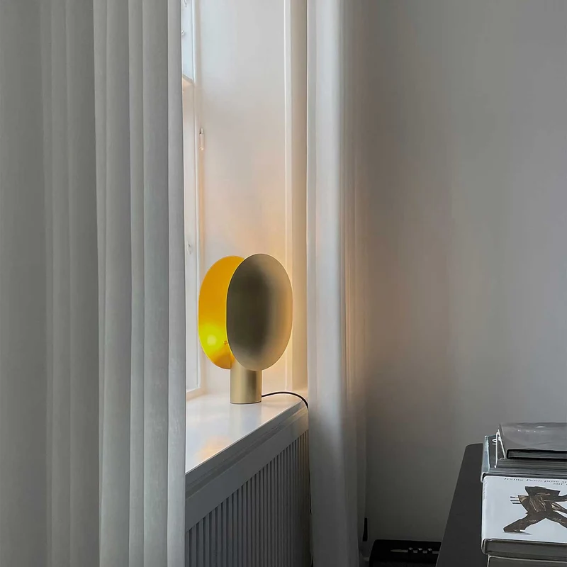 Clam Table - Lampe à poser minimaliste en métal, hauteur 43,5 cm
