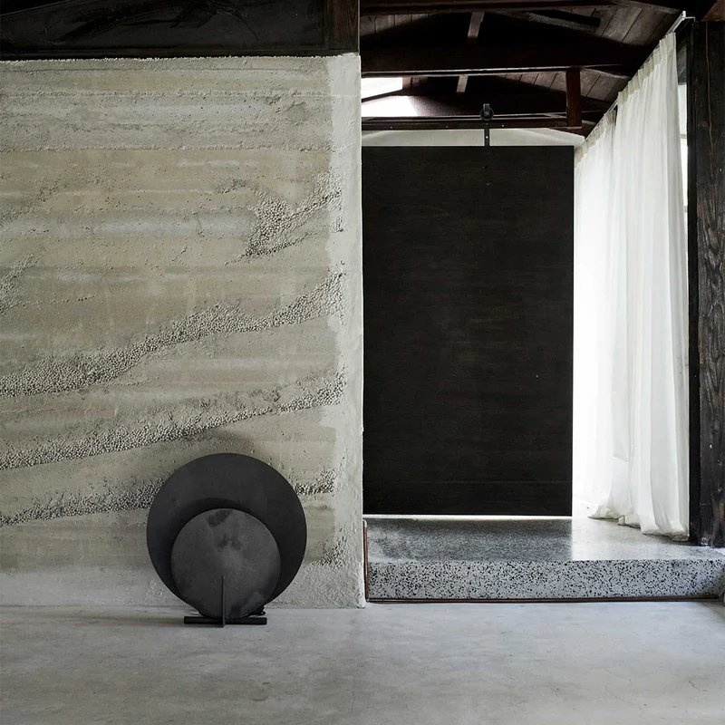 Ad Floor Lamp - Lampadaire sculptural industriel en aluminium, 62 cm