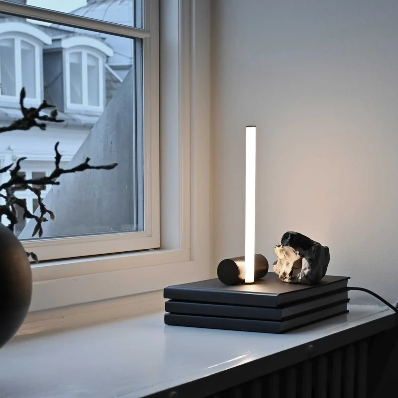 Stick Table - Lampe à poser LED contemporaine en acier bronze