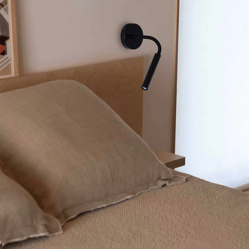 Kale - Applique murale à bras orientable en acier, style contemporain
