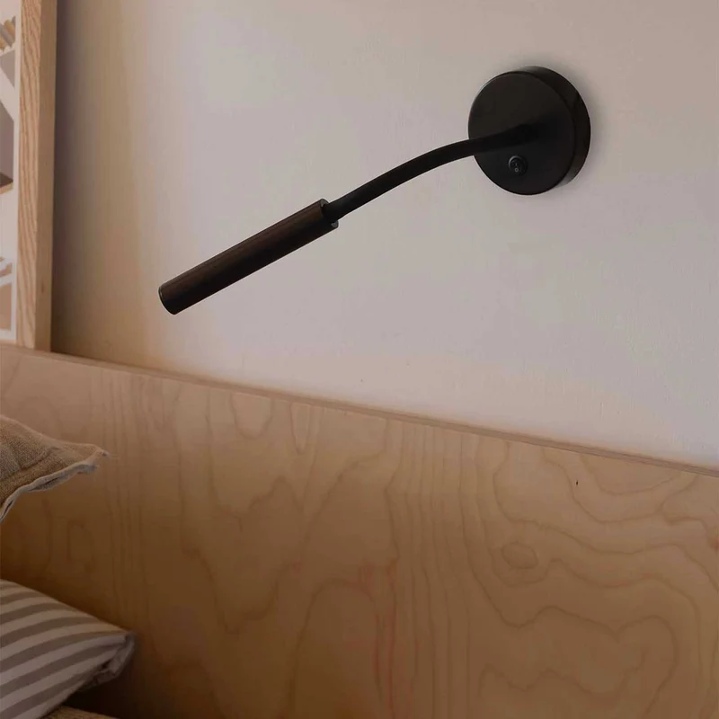 Kale - Applique murale à bras orientable en acier, style contemporain