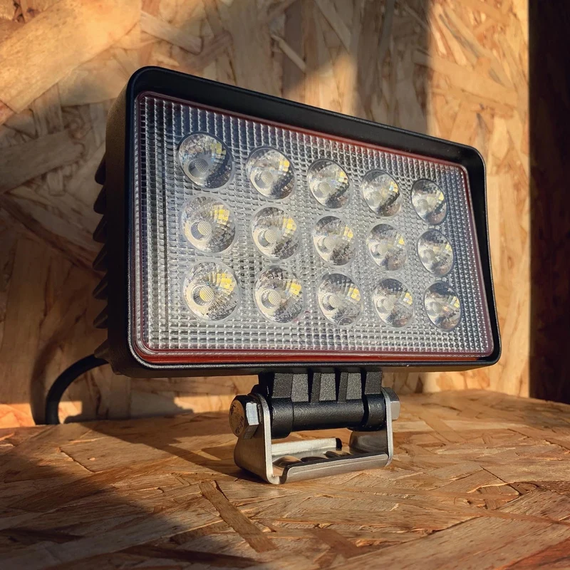 Faro da lavoro rettangolare a LED con Flood Beam 45w / LED Autolamps Gamma Red Line