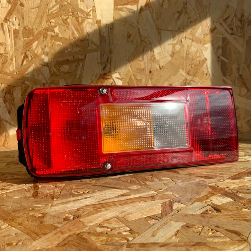 Fanale posteriore per camion Volvo Serie FM / FL