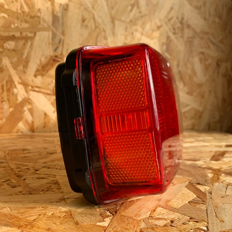 Fanale posteriore per camion Volvo Serie FM / FL