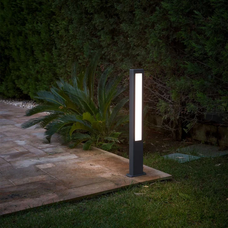 Nanda - Borne LED en acier, style contemporain
