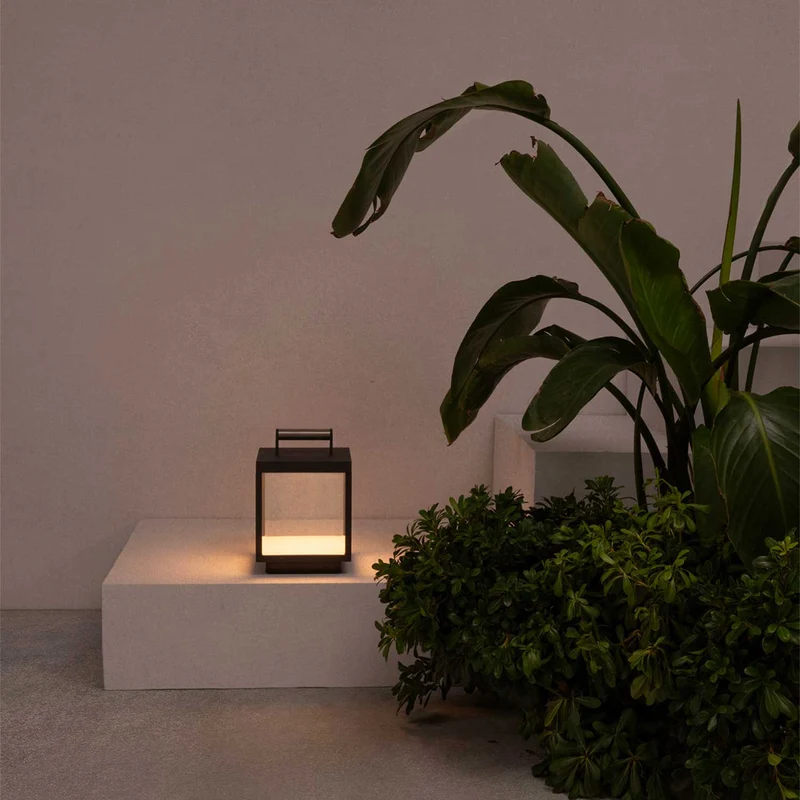 Kerala - Lampe à poser en acier et verre, style contemporain