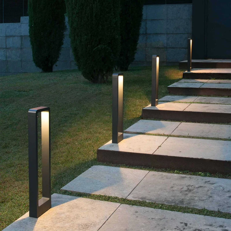Das - Borne LED en acier, style contemporain