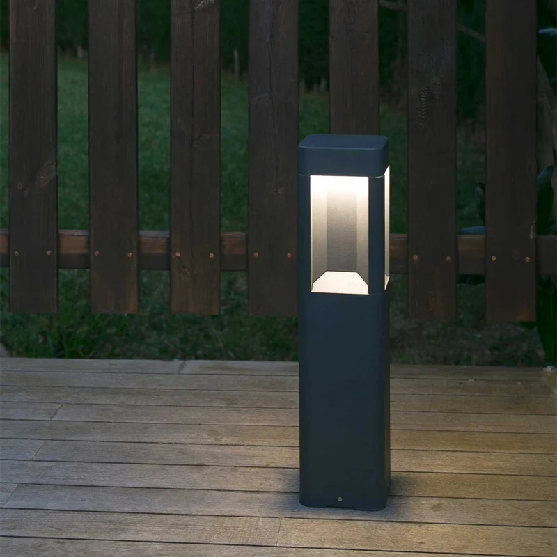 Chandra - Balise LED en acier, style contemporain