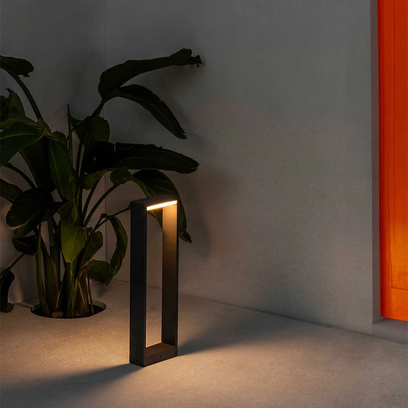Alp - Borne LED en acier, style contemporain