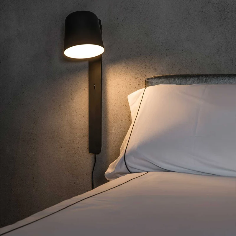 Tila - Applique murale avec liseuse en acier, style contemporain