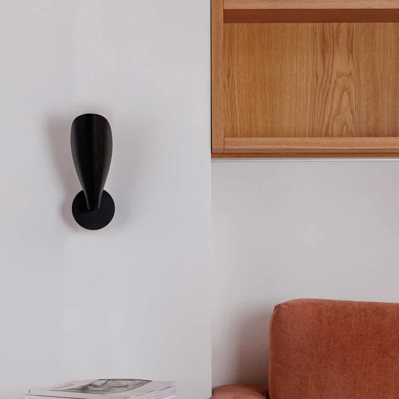 Liggera - Applique murale en acier, style contemporain