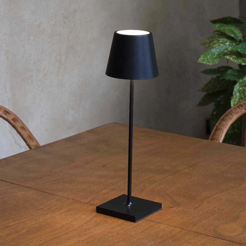Toc - Lampe à poser sans fil en acier, style contemporain