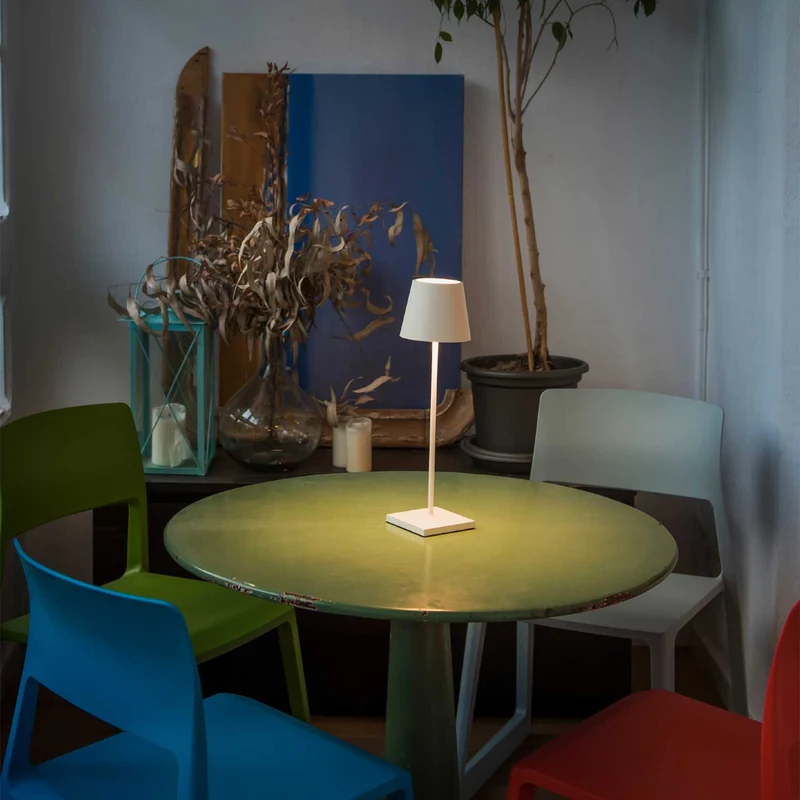 Toc - Lampe à poser sans fil en acier, style contemporain