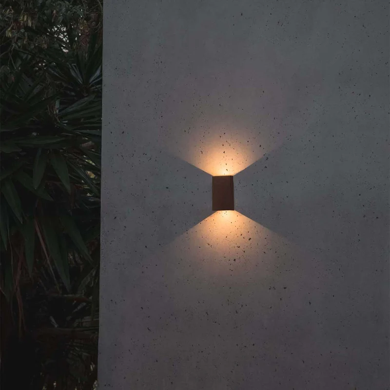 Nairobi - Applique murale LED d’extérieur en acier et verre, style contemporain