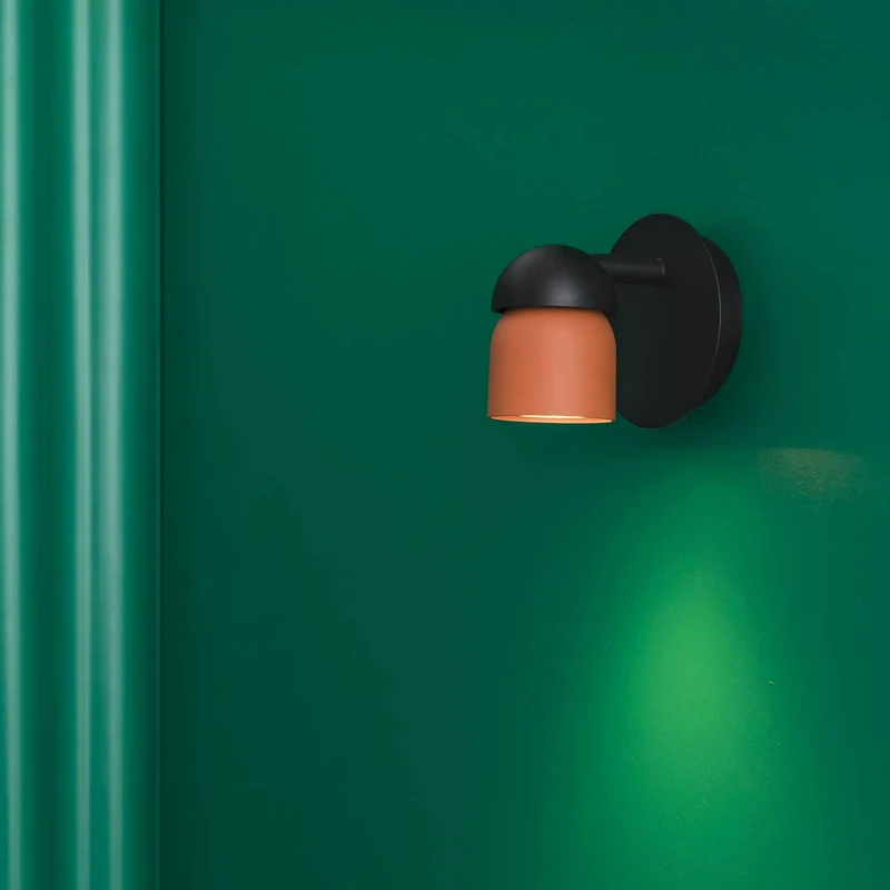 Coco - Applique murale orientable en acier, style contemporain