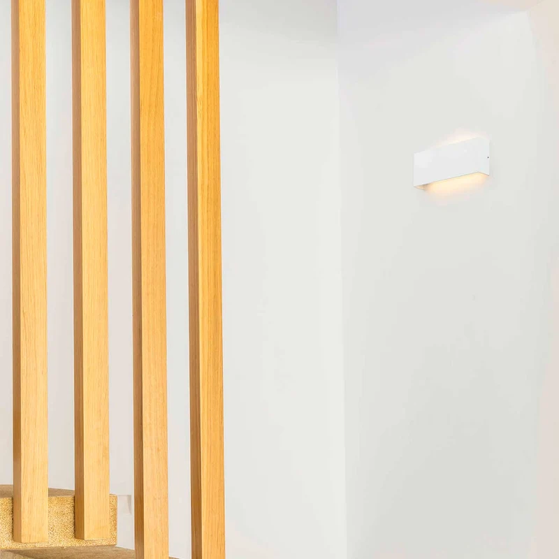 Nash - Applique murale LED en acier, style minimaliste