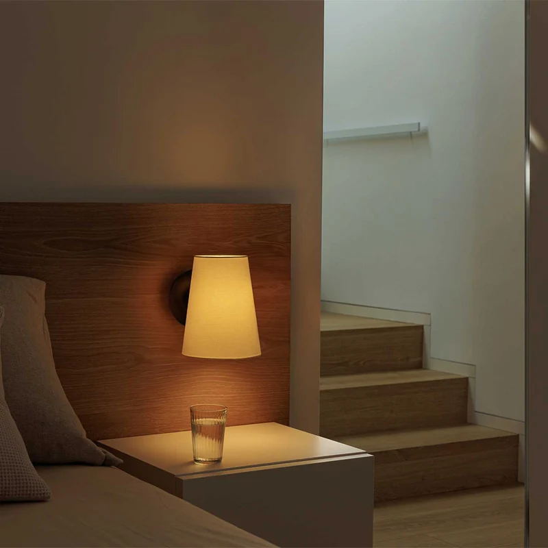 Lupe - Applique murale avec liseuse en acier et tissu, style moderne