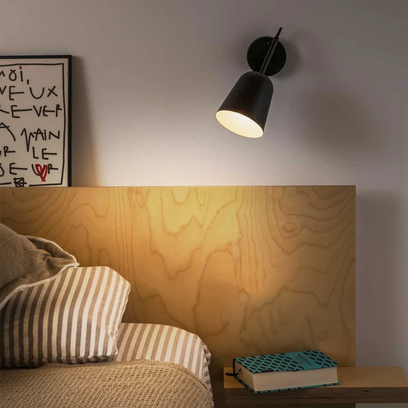 Studio - Applique murale en acier, style contemporain