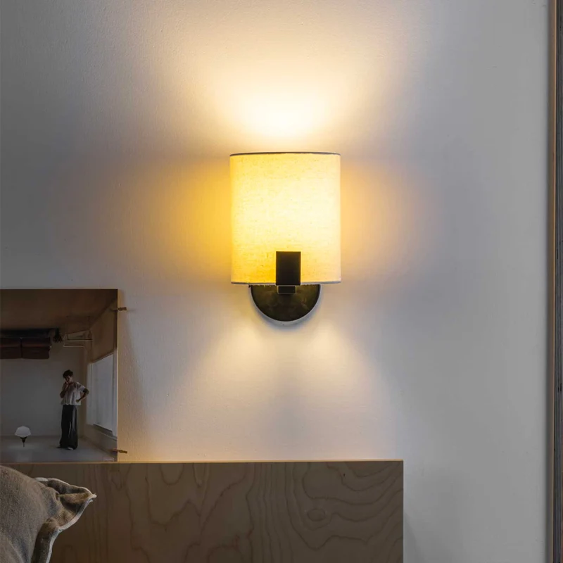 Nila - Applique murale en acier et tissu, style contemporain