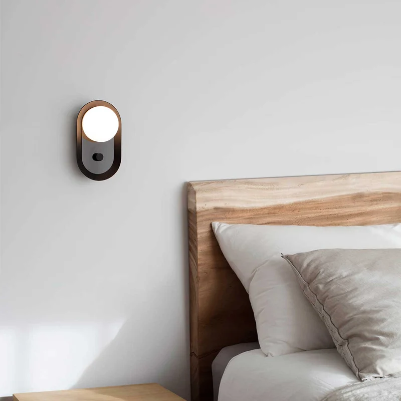Maya - Applique murale LED avec liseuse en acier et verre, style contemporain
