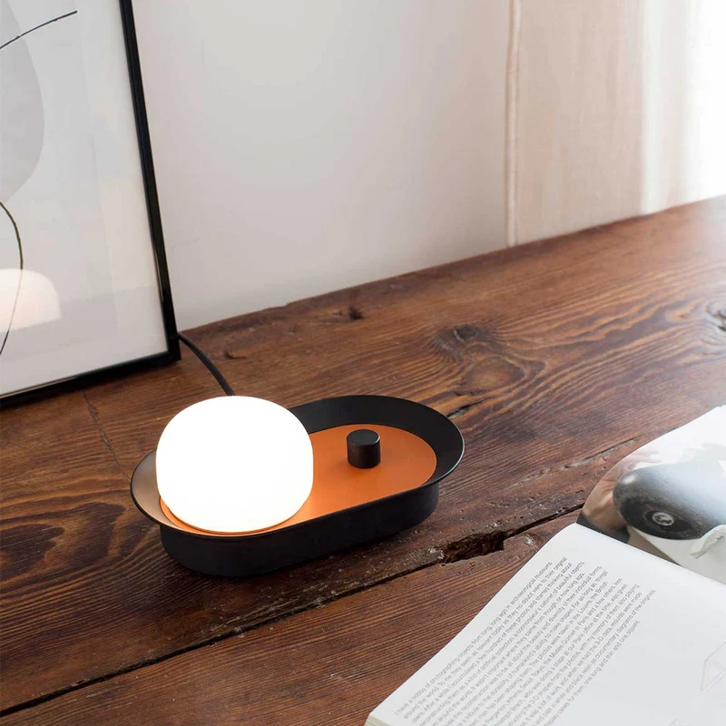 Maya - Applique murale LED avec liseuse en acier et verre, style contemporain